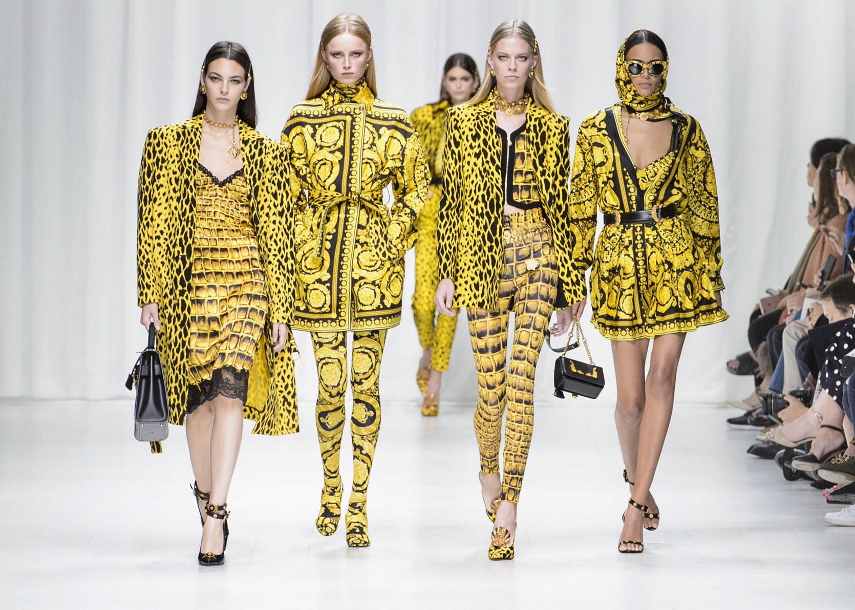 Best of VERSACE Spring 2018 - IN FASHION daily